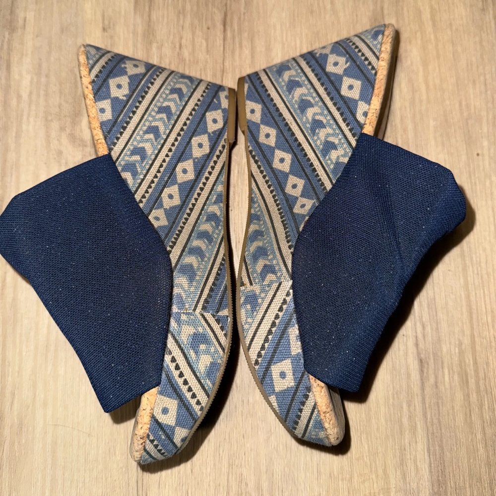 Lucky Brand Women’s cork wedges size 6.5 navy patterned heels tan